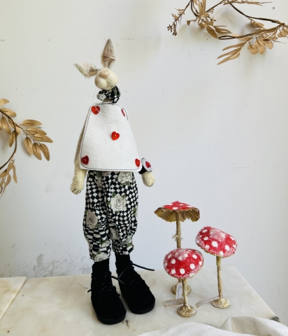 Picture of Wonderland White Rabbit Exclusive Edition - IN STOCK - SALE