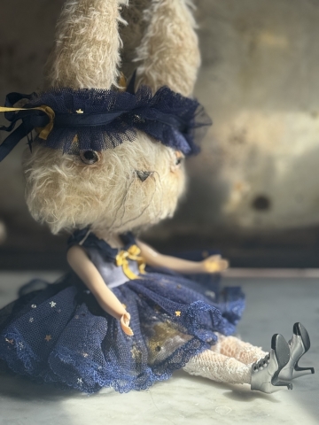 Picture of Bunny Blythe "Sassy Bleu" - ooak by Letty Worley