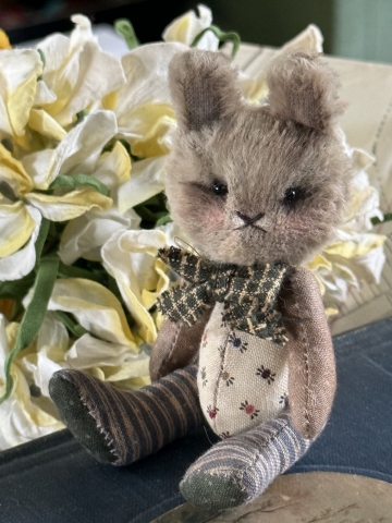 Picture of Bentley Bunny - ooak mini art toy by Olesya of Amici & Orsetti